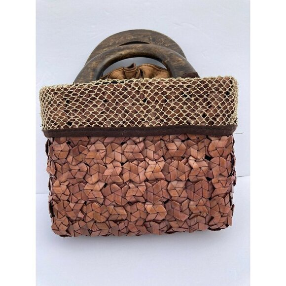 Woven ‘Basket’Lined Handbag w/ Wood Handles.Lined Drawstring Closure. 9.5x8.5x3. - Picture 4 of 8